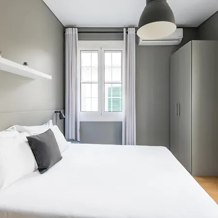 Amazing Old Town Apartment *