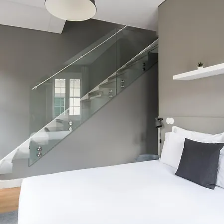 Amazing Old Town Apartment *